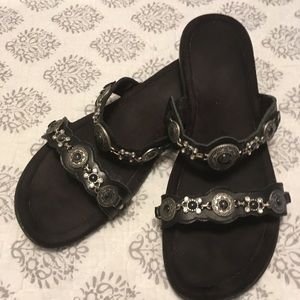 Gently Used Minnetonka Sandals. Size 8